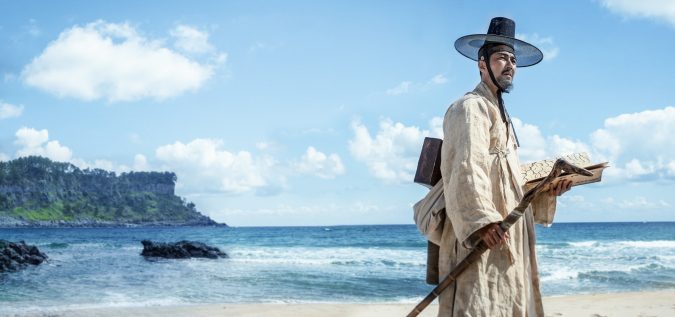 Vừa nhìn xuống chân lữ khách bất giác kêu to một tiếng: phía dưới sóng cuộn mãnh liệt, hải vực sâu không thấy đáy (Ảnh: brunch.co.kr)